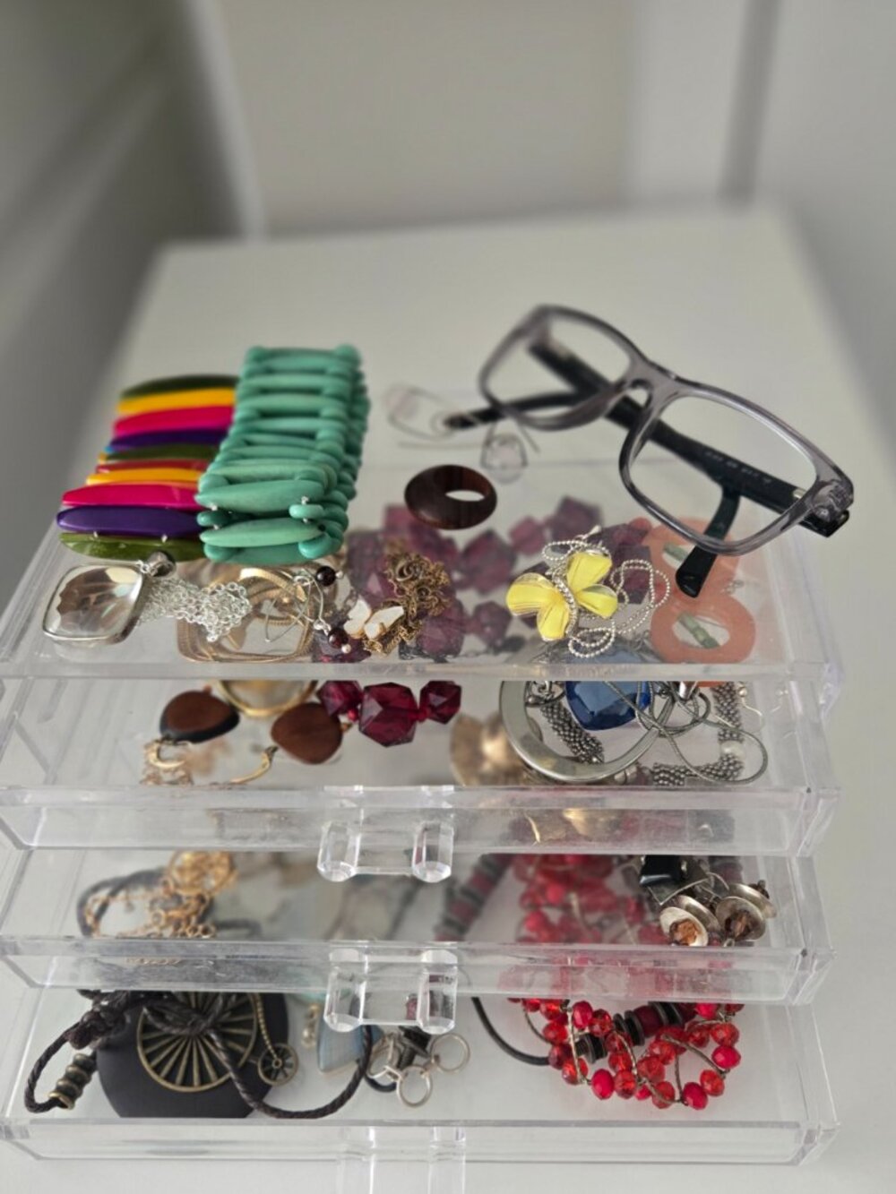 Jewelry LOT... 28 pieces
